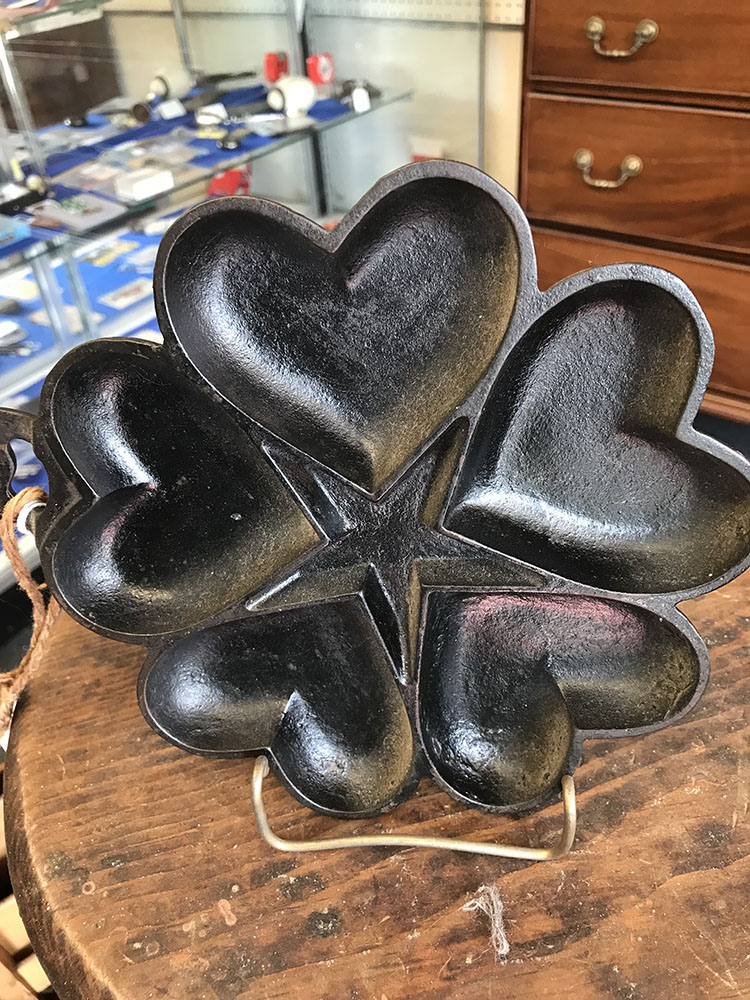 Griswold Hearts & Star Pan